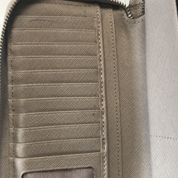 Michael Kors Jet Set Travel Large Saffiano Leather Zip Wallet Wristlet - Picture 13 of 13